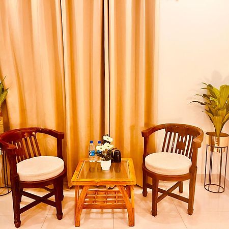 Sampat Royal Cafe Hotel Delhi  Bagian luar foto